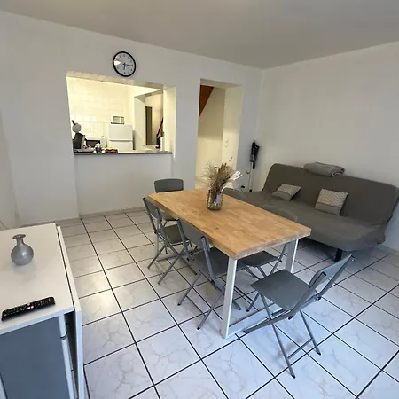 Agreable Maison 2 Ch 5 Mins Valenciennes Et Garage Holiday home Anzin